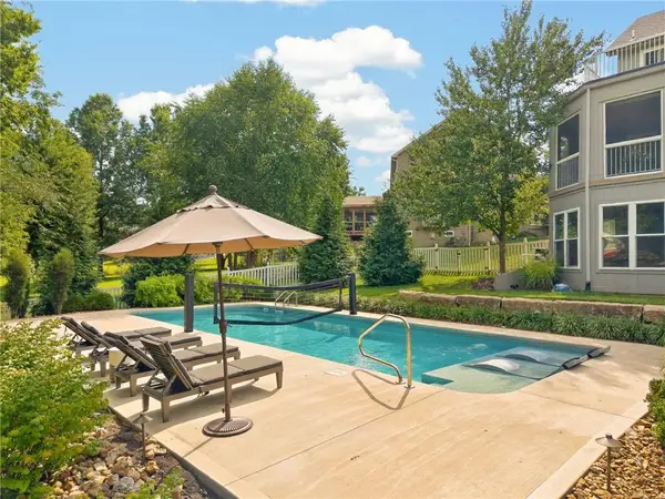 1037 Fox Run Terrace, Liberty, MO 64068