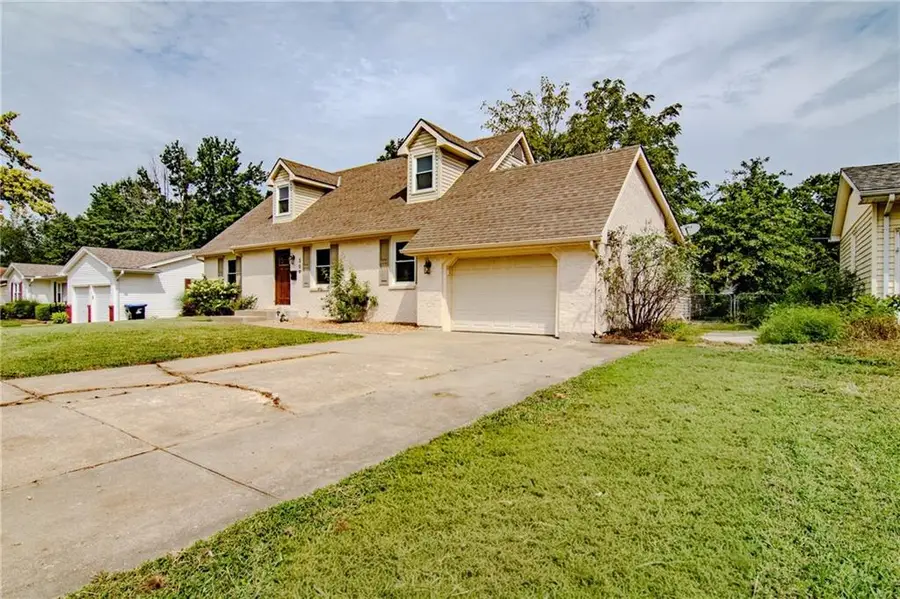 309 Hillcrest Drive, Warrensburg, MO 64093 - #3