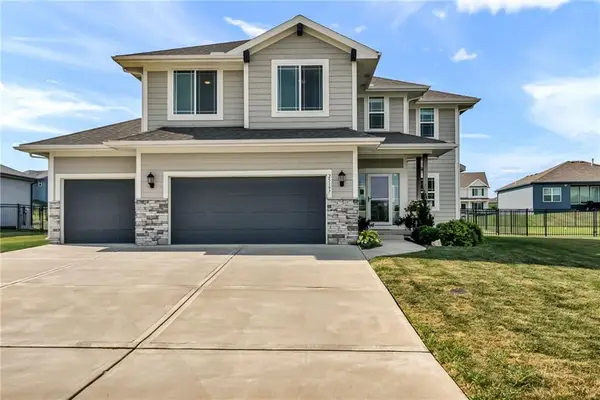 25197 W 147th Court, Olathe, KS 66061