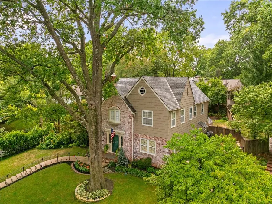 6436 Overbrook Road, Mission Hills, KS 66208 - #2