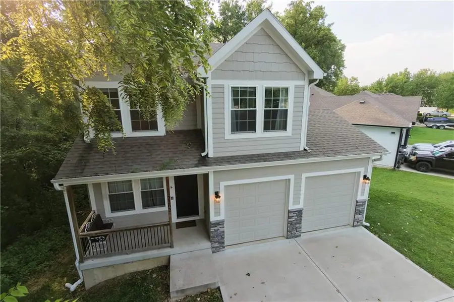 2202 N Woodsbury Road, Independence, MO 64058 - #2