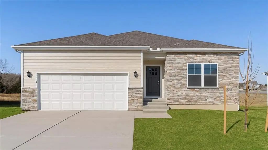 200 Lake Meadows Drive, Smithville, MO 64089 - #1