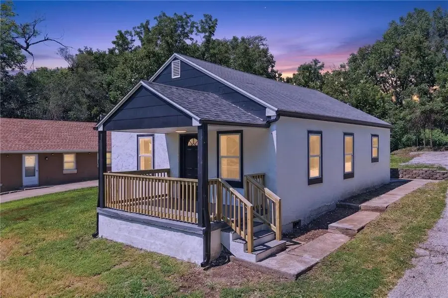 2904 NE Parvin Road, Kansas City, MO 64117 - #2