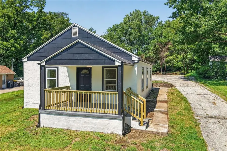 2904 NE Parvin Road, Kansas City, MO 64117 - #3