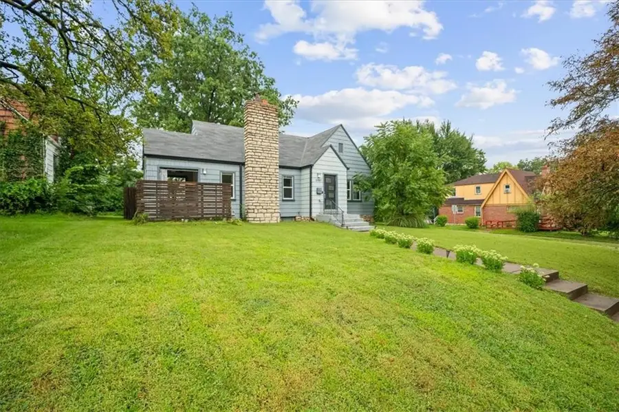5987 Paseo Boulevard, Kansas City, MO 64110 - #2