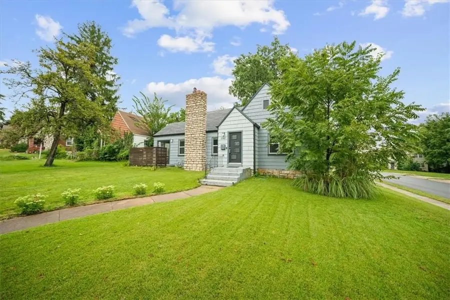 5987 Paseo Boulevard, Kansas City, MO 64110 - #3