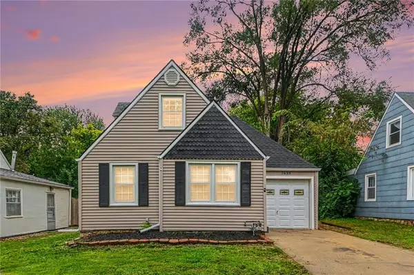 7826 Summit Street, Kansas City, MO 64114