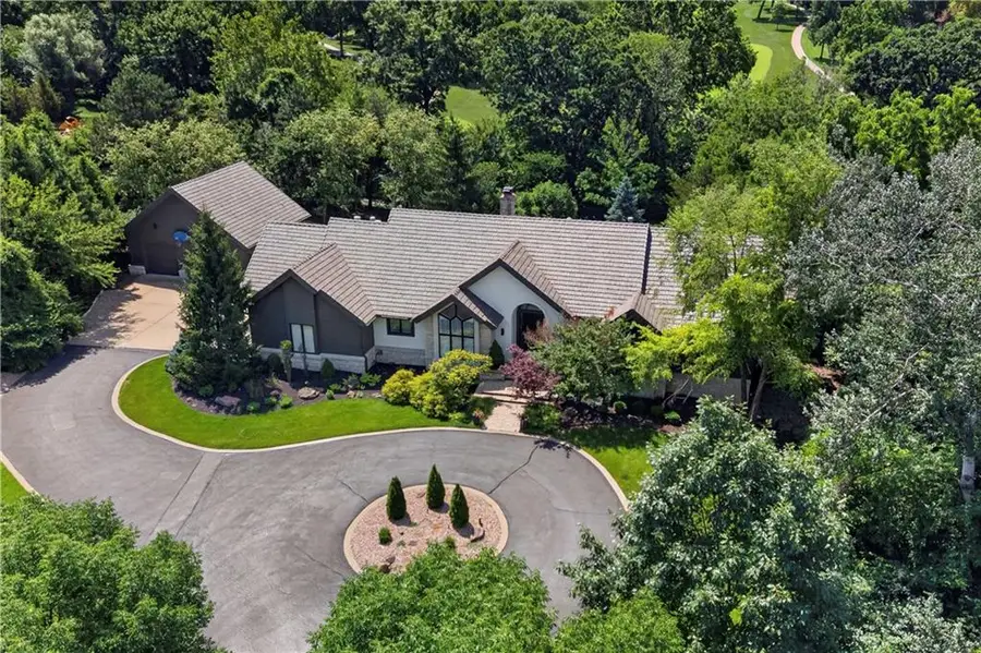 3805 W 123rd Street, Leawood, KS 66209 - #2