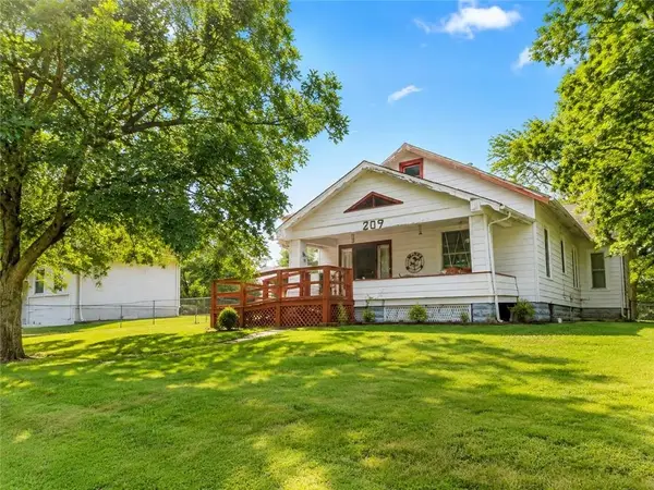 209 Maple Street, Lathrop, MO 64465