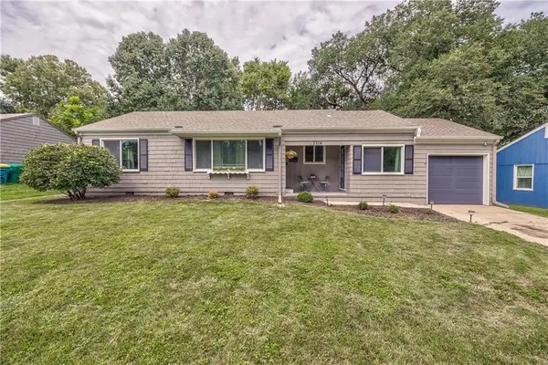 7114 W 72nd Terrace, Overland Park, KS 66204
