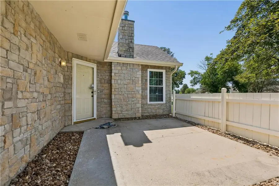 931 NE Devon Drive, Lees Summit, MO 64064 - #3
