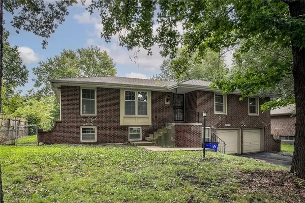 12837 Sycamore Avenue, Grandview, MO 64030