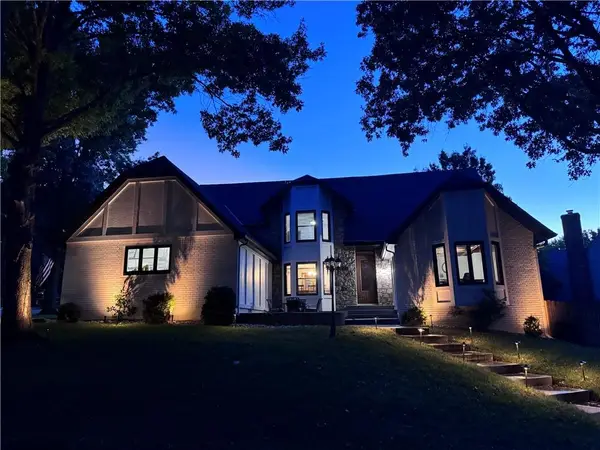 8230 W 99th Street, Overland Park, KS 66212