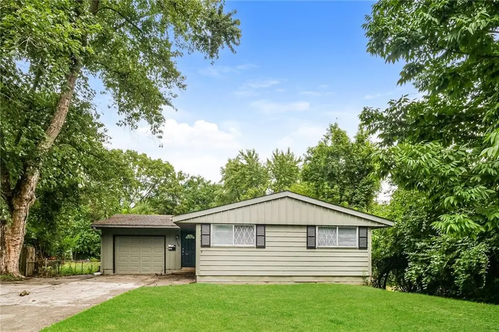 8706 E 91st Street, Kansas City, MO 64134 - #1