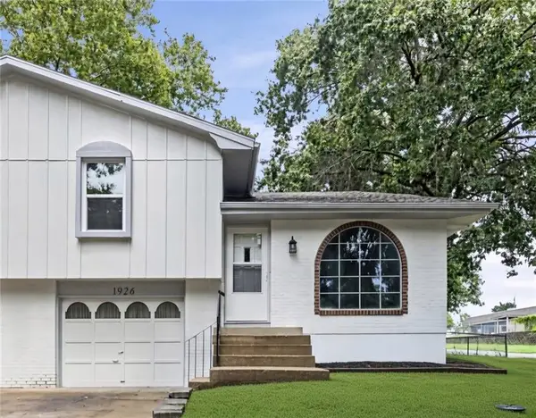1926 E Cedar Street, Olathe, KS 66062