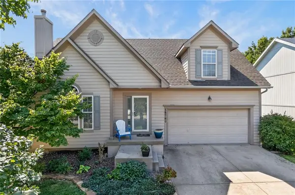 15780 S Bradley Drive, Olathe, KS 66062