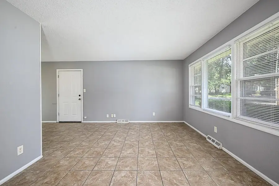 8213 Ruskin Way, Kansas City, MO 64134 - #3