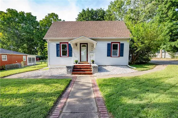 526 Reaser Street, Leavenworth, KS 66048