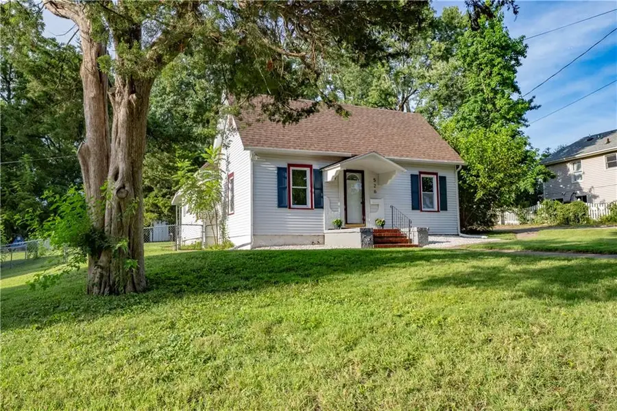 526 Reaser Street, Leavenworth, KS 66048 - #2