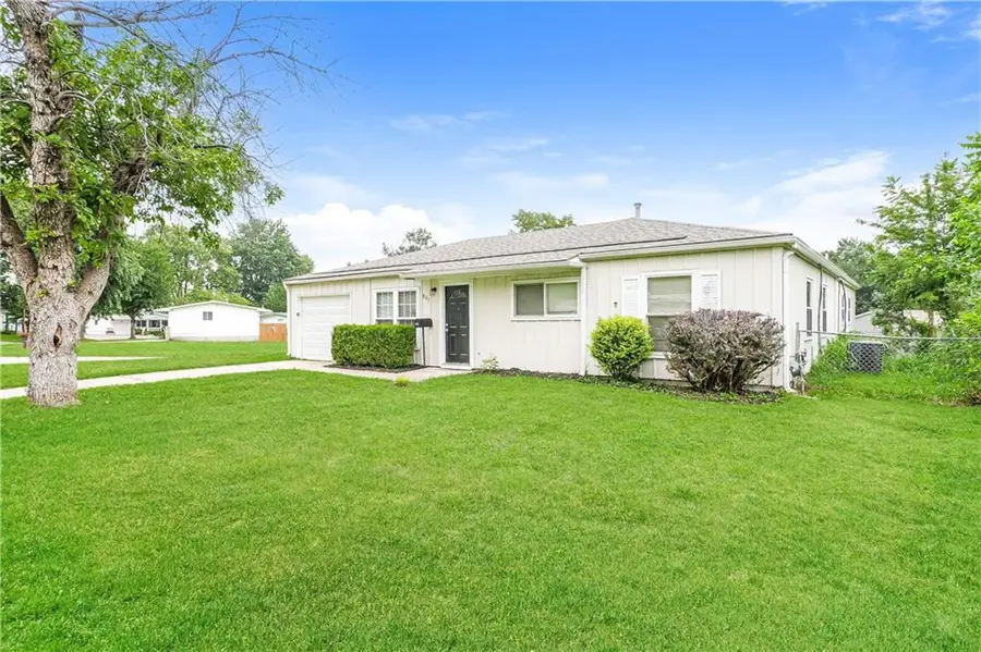 807 N Ponca Drive, Independence, MO 64056 - #2