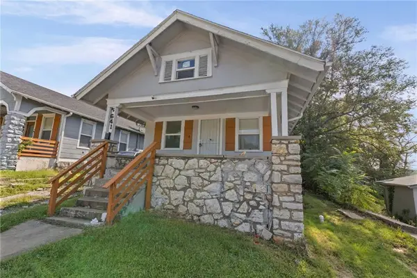 5641 Prospect Avenue, Kansas City, MO 64130