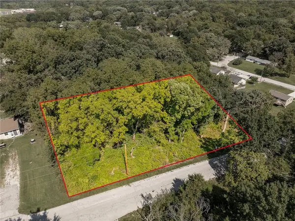 11806 E Lexington Avenue, Sugar Creek, MO 64054