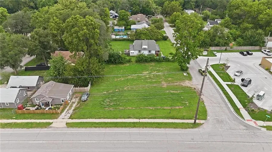 1312 E 23rd Street S, Independence, MO 64055 - #3