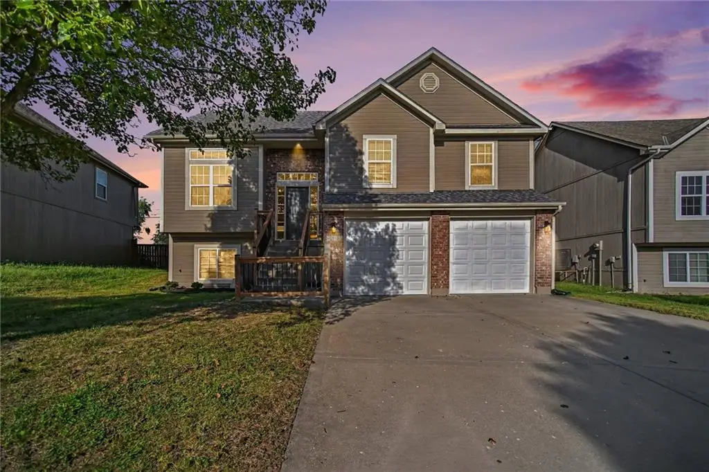 9218 N Kirkwood Avenue, Kansas City, MO 64154 - #1