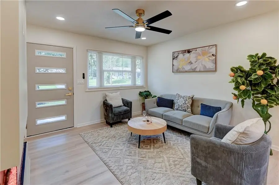 10805 E 49th Street, Kansas City, MO 64133 - #2
