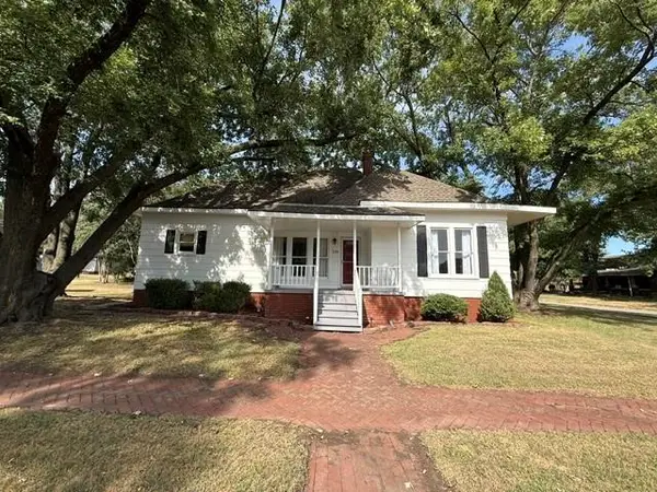 729 E 4th Street, Cherryvale, KS 67335