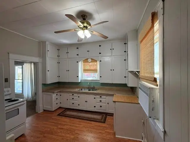729 E 4th Street, Cherryvale, KS 67335 - #3
