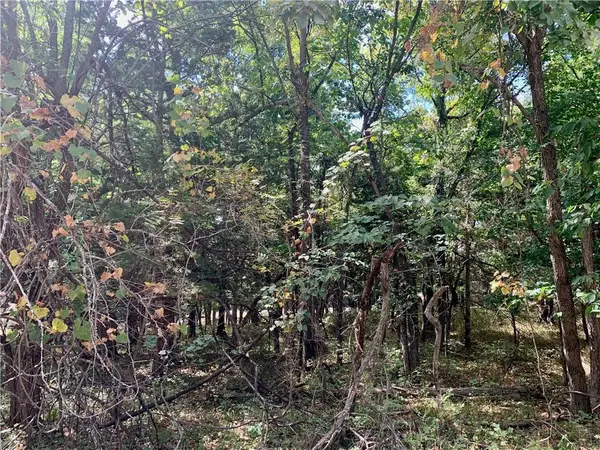 9 Enchanted Lane, Linn Valley, KS 66040
