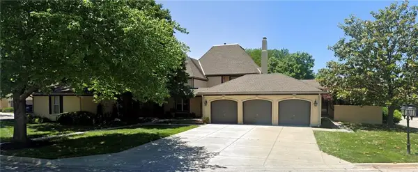 10804 Glenwood Street, Overland Park, KS 66211