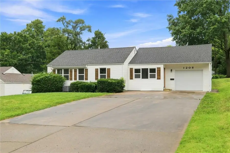 1208 W 33rd Street, Independence, MO 64055 - #3