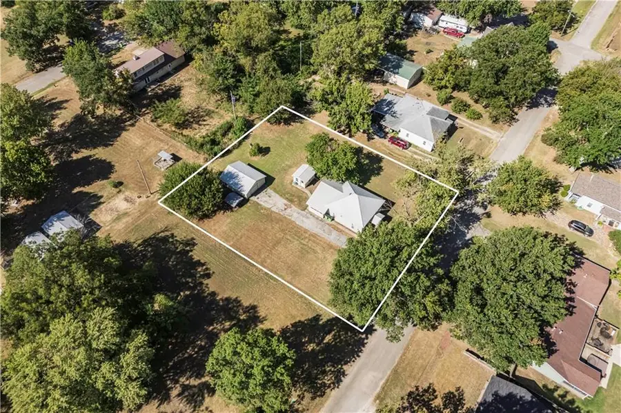 923 E 7th Street, Cherryvale, KS 67335 - #2
