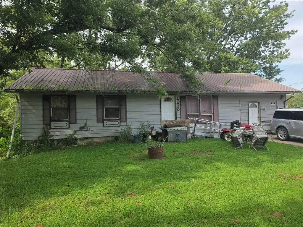 610 W Lincoln Street, Carrollton, MO 64633 - #1