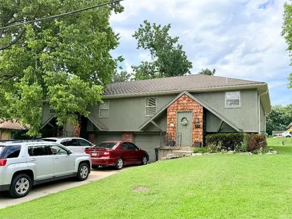 11426 & 11428 E 27th Street S, Independence, MO 64052