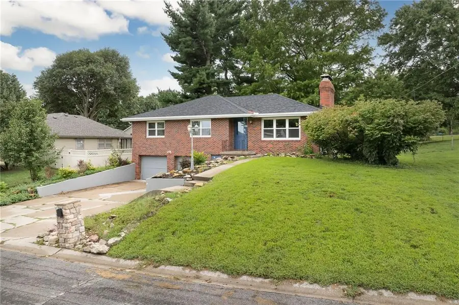 1806 Safari Drive, Saint Joseph, MO 64506 - #3