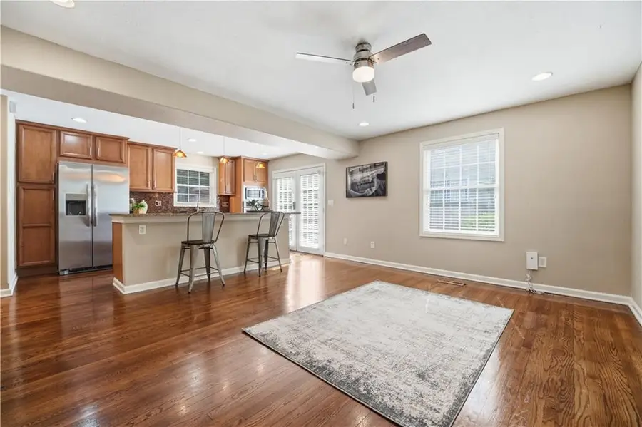 429 E 63rd Terrace, Kansas City, MO 64110 - #2