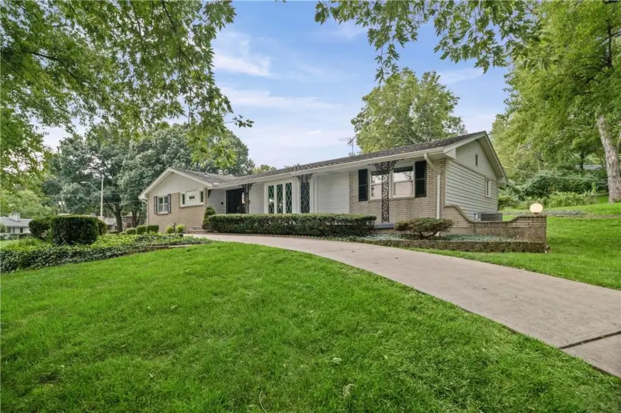 9300 Madison Avenue, Kansas City, MO 64114 - #2