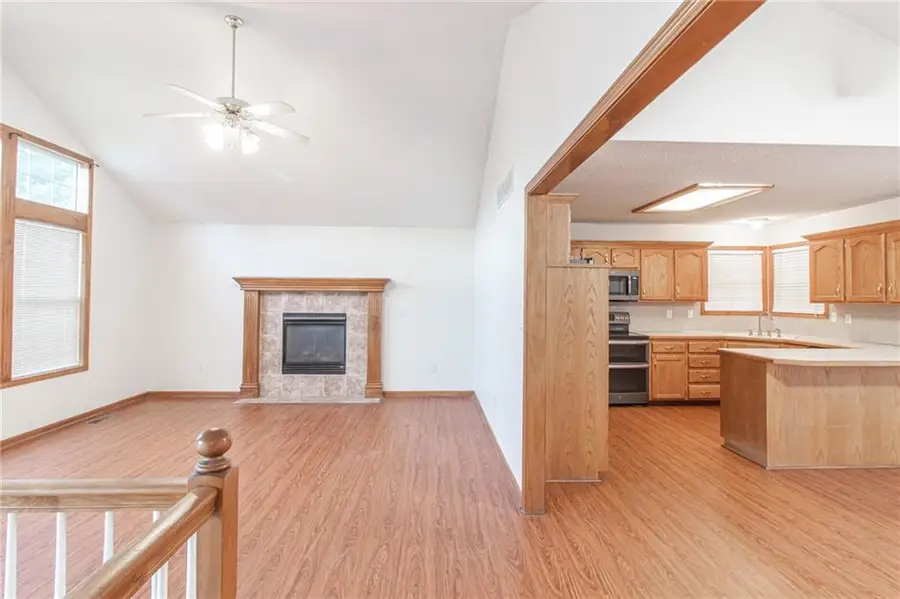 908 SE 14th Street, Lees Summit, MO 64081 - #3