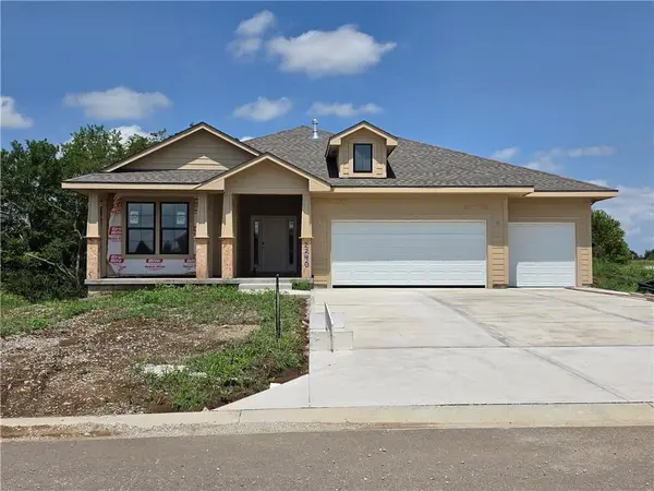 2240 W Wabash Street, Olathe, KS 66061