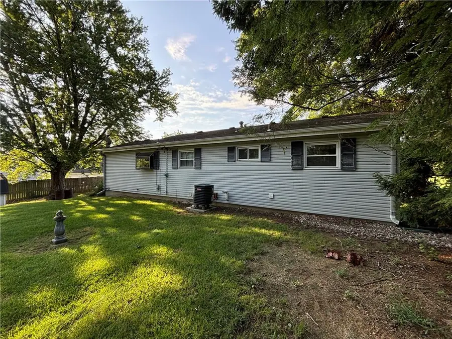 1609 Green Valley Road, Saint Joseph, MO 64505 - #2