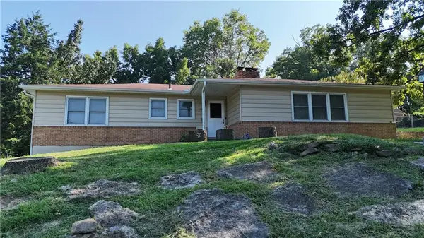 9723 E 13th Street S, Independence, MO 64052