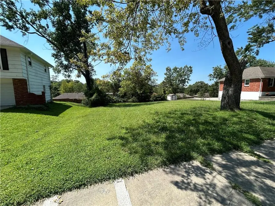 10740 White Avenue, Kansas City, MO 64134 - #2