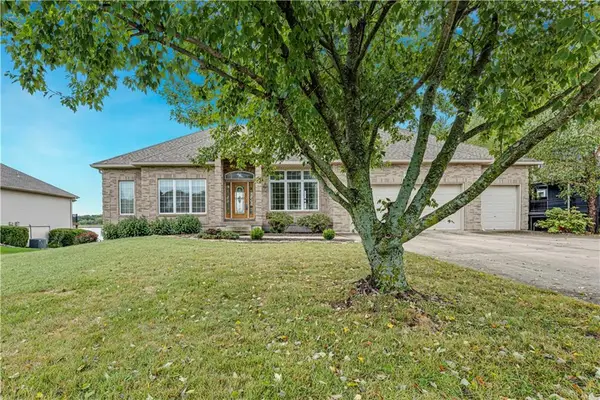 15613 Cedar Lane, Basehor, KS 66007