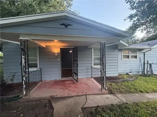 1516 E Highland Avenue, St Joseph, MO 64505
