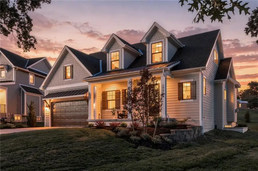 2905 W 72nd Street, Prairie Village, KS 66208 - #3