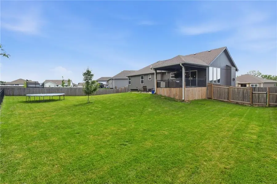 22907 S Ridgeview Drive, Peculiar, MO 64078 - #2