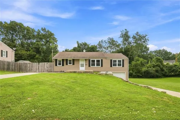 1711 N Hocker Street, Independence, MO 64050